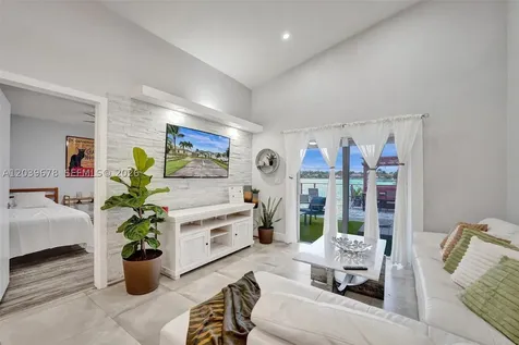 5535 SW 24th Avenue Dania Beach FL 33312