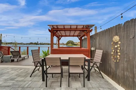5535 SW 24th Avenue Dania Beach FL 33312