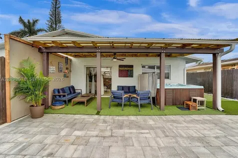 5535 SW 24th Avenue Dania Beach FL 33312