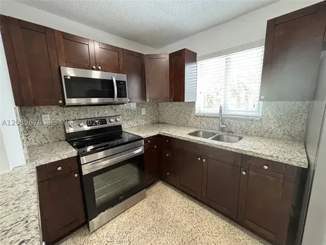 458 E 31st Street Hialeah FL 33013