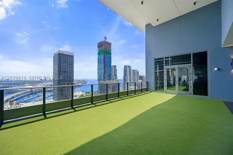 121 NE 5th Street Miami FL 33132