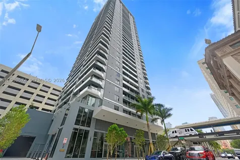 121 NE 5th Street Miami FL 33132