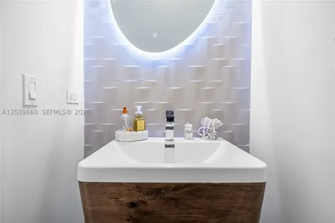 2771 NE 164th Street North Miami Beach FL 33160
