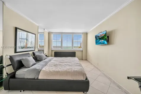3180 S Ocean Drive Hallandale Beach FL 33009