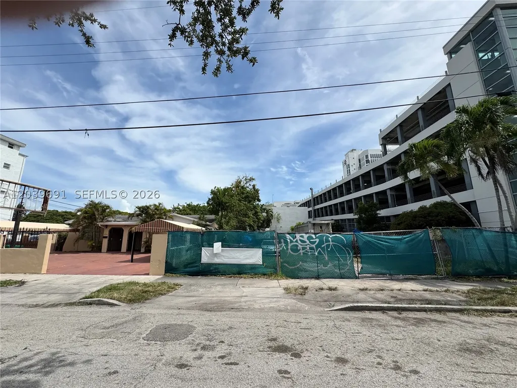 2534 SW 6th Street Miami FL 33135