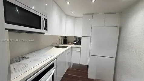 3701 N Country Club Drive Aventura FL 33180