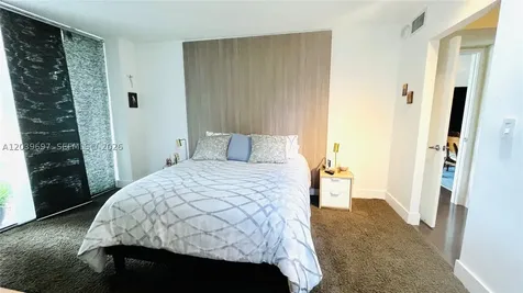 3701 N Country Club Drive Aventura FL 33180