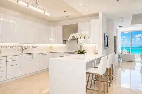 100 S Pointe Drive Miami Beach FL 33139