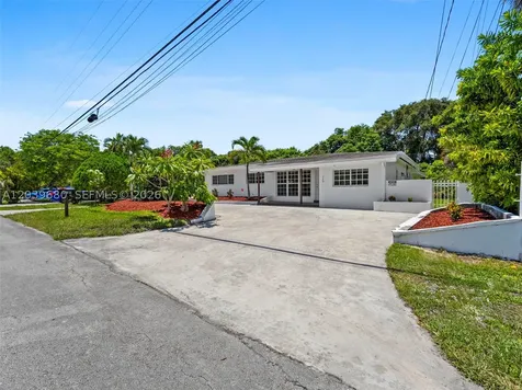 110 NE 152nd Street Miami FL 33162