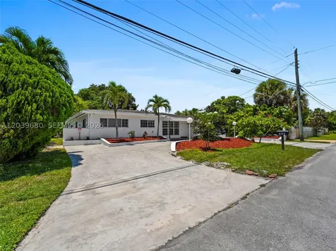 110 NE 152nd Street Miami FL 33162