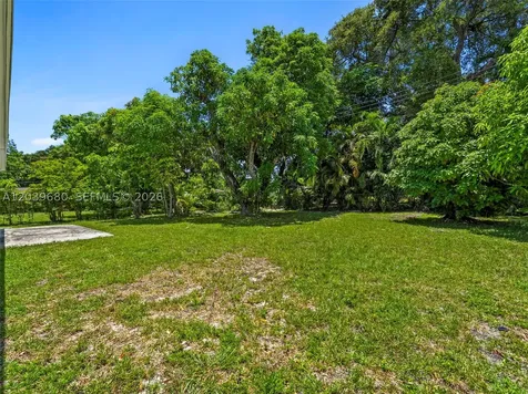 110 NE 152nd Street Miami FL 33162