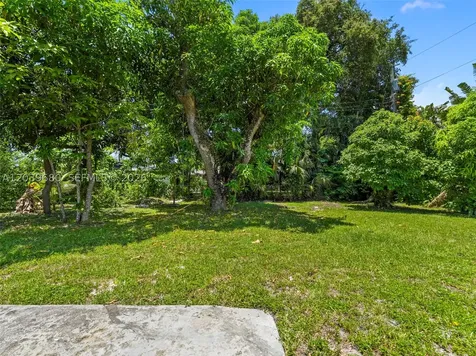 110 NE 152nd Street Miami FL 33162