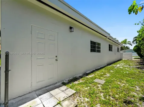 110 NE 152nd Street Miami FL 33162