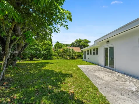 110 NE 152nd Street Miami FL 33162