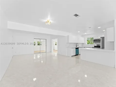 110 NE 152nd Street Miami FL 33162