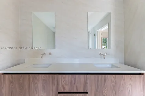 2850 Sheridan Avenue Miami Beach FL 33140