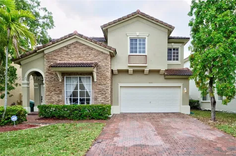22131 SW 87 Place Cutler Bay FL 33190