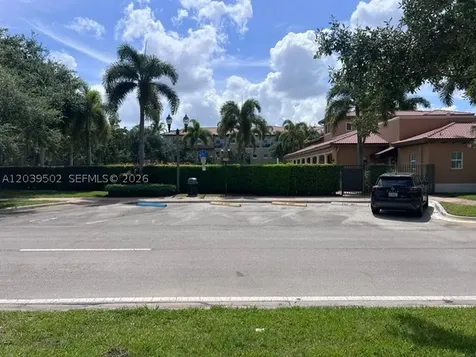 954 SW 147th Avenue Pembroke Pines FL 33027