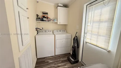 8631 SW 18th Place Davie FL 33324