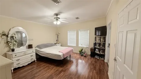 8631 SW 18th Place Davie FL 33324