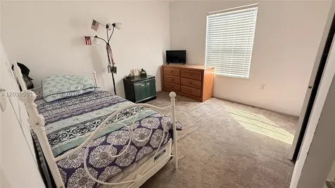 8631 SW 18th Place Davie FL 33324