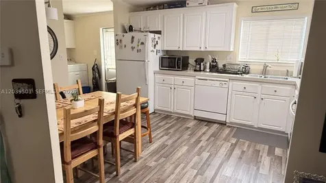 8631 SW 18th Place Davie FL 33324