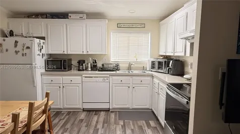 8631 SW 18th Place Davie FL 33324