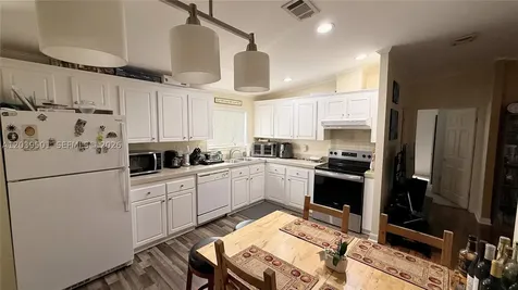 8631 SW 18th Place Davie FL 33324
