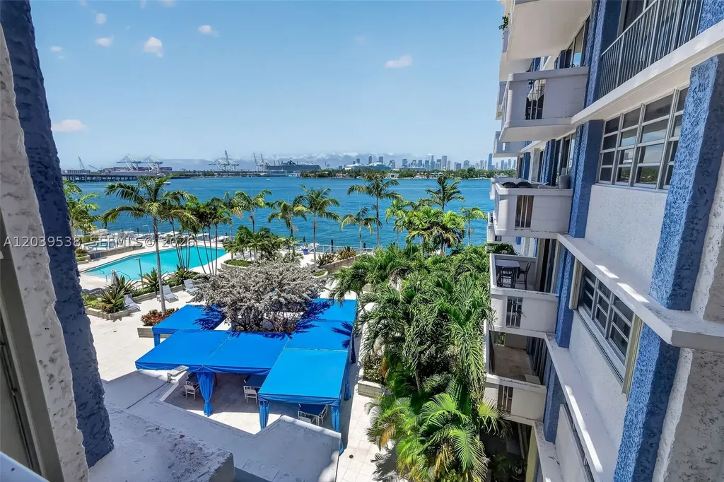800 West Avenue Miami Beach FL 33139