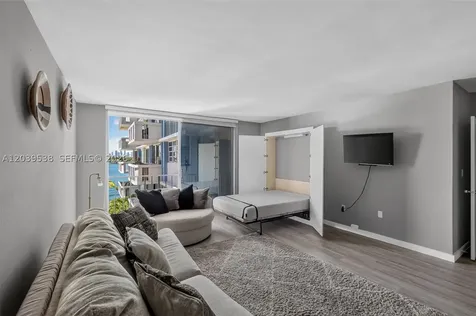 800 West Avenue Miami Beach FL 33139