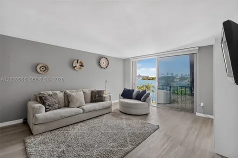 800 West Avenue Miami Beach FL 33139