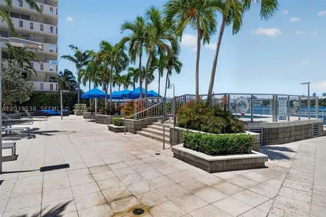 800 West Avenue Miami Beach FL 33139