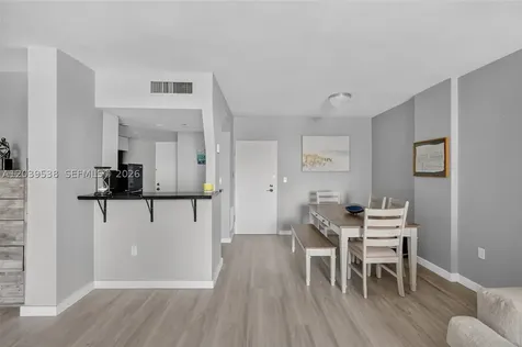 800 West Avenue Miami Beach FL 33139