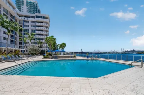 800 West Avenue Miami Beach FL 33139