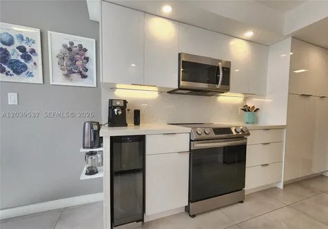 2751 S Ocean Drive Hollywood FL 33019
