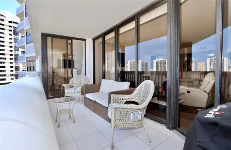 1000 Island Boulevard Aventura FL 33160