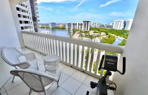 1000 Island Boulevard Aventura FL 33160