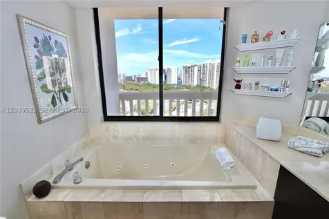 1000 Island Boulevard Aventura FL 33160