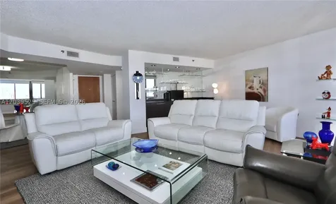 1000 Island Boulevard Aventura FL 33160