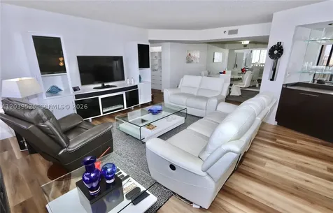 1000 Island Boulevard Aventura FL 33160