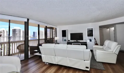 1000 Island Boulevard Aventura FL 33160