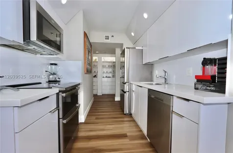 1000 Island Boulevard Aventura FL 33160