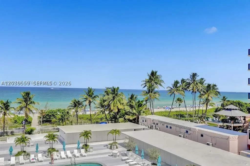 5255 Collins Avenue Miami Beach FL 33140