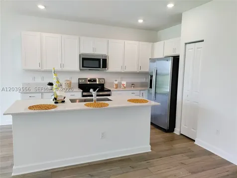 654 SE Lake Falls Street Port St. Lucie FL 34984
