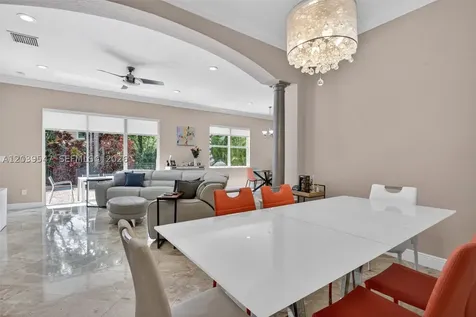 4907 Cypress Way Coconut Creek FL 33073