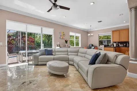4907 Cypress Way Coconut Creek FL 33073