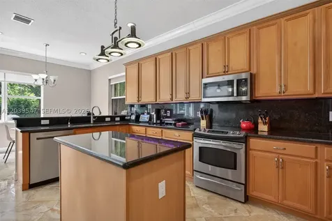 4907 Cypress Way Coconut Creek FL 33073