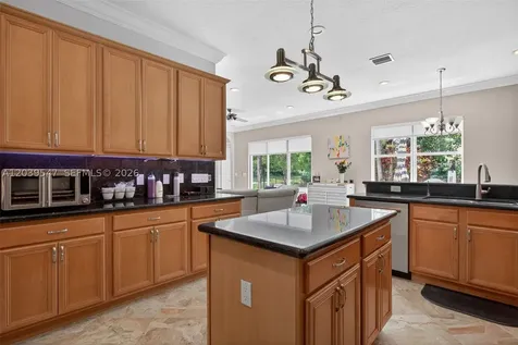 4907 Cypress Way Coconut Creek FL 33073