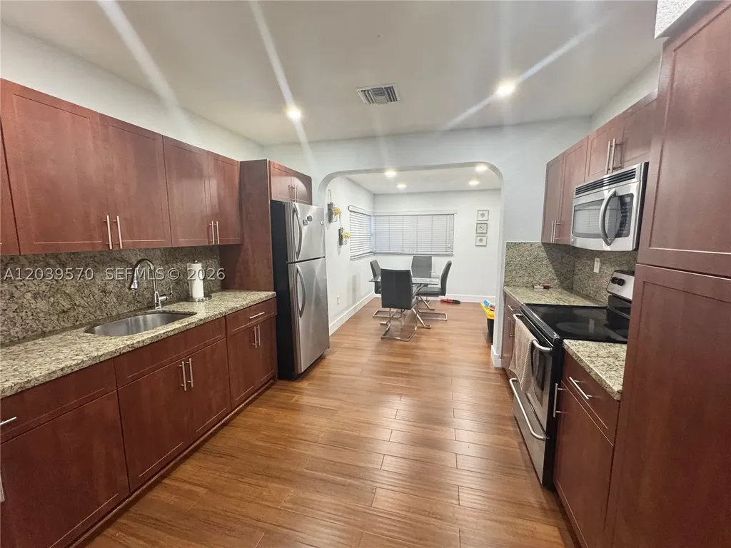3010 N 73rd Avenue Hollywood FL 33024