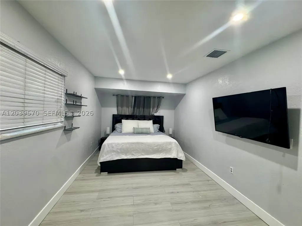 3010 N 73rd Avenue Hollywood FL 33024